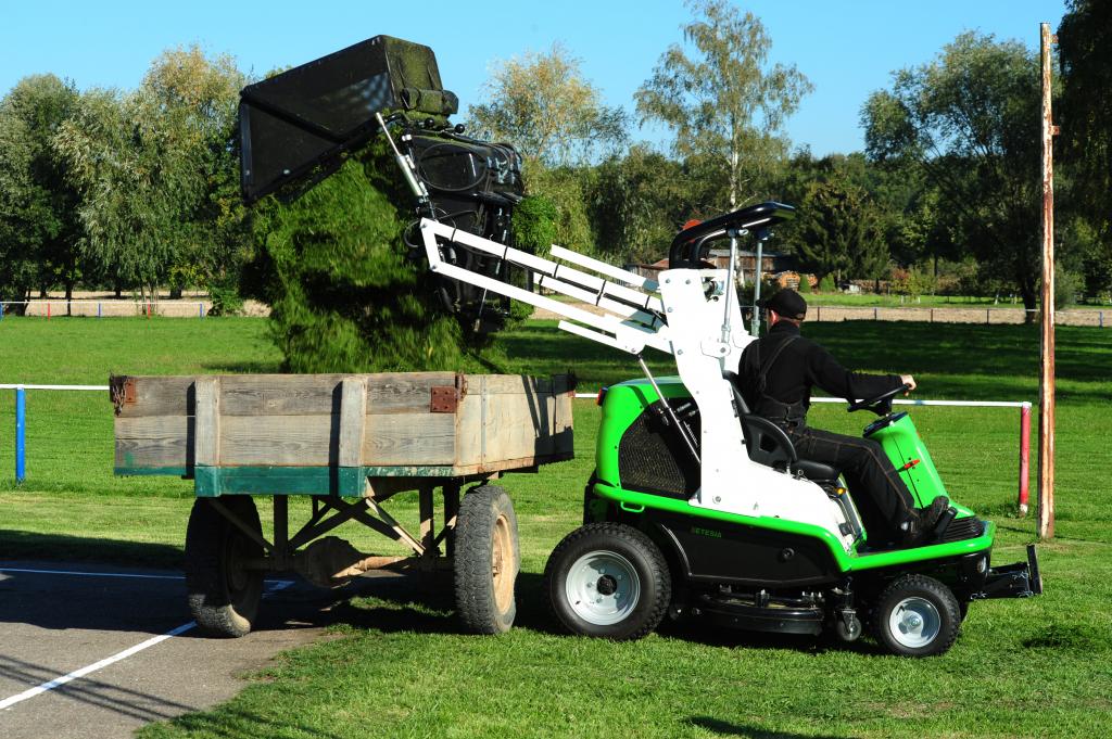 etesia hydro 124dx met opvangbak en hoogte losser bonenkamp ijsselstein