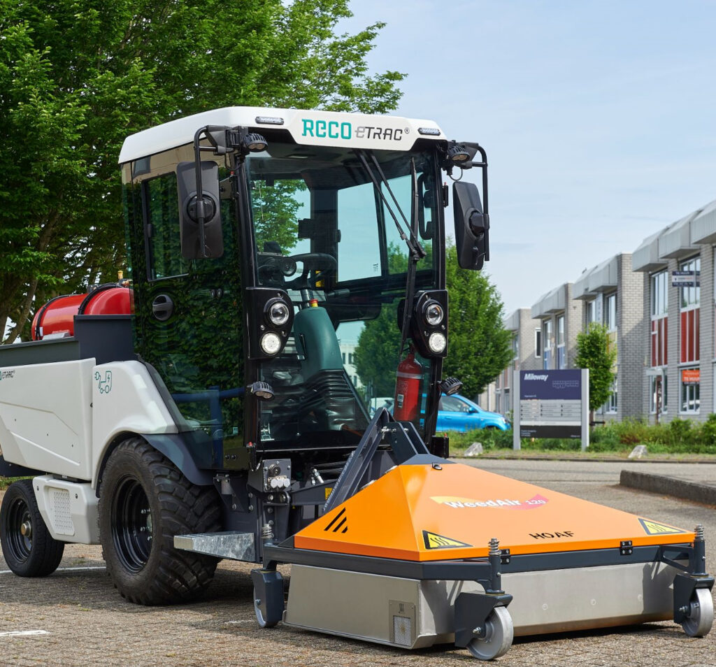reco etrac elektrische werktuigdrager met onkruid bonenkamp