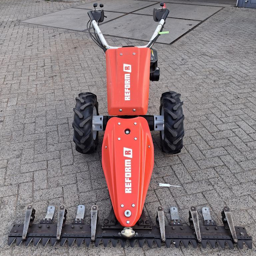 reform 2wielige werktuigdrager met maaibalk