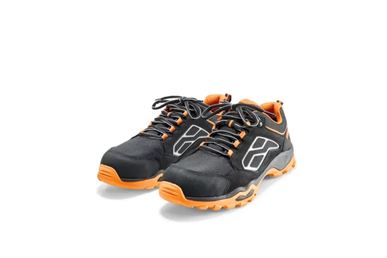49235_PE-HALBSCHUH_WORKER_S2-SP-001