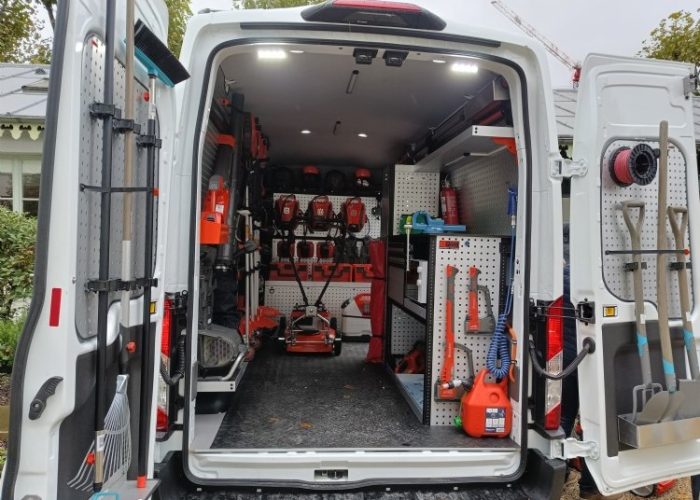 arbeidsmiddelen va keuren hovenier, gemeente, aannemers